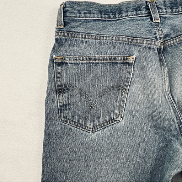 Vintage Levi’s 550 Light Wash Faded Relaxed Tapered Loose “Mom” Jeans Size 34/30 - Picture 4 of 15